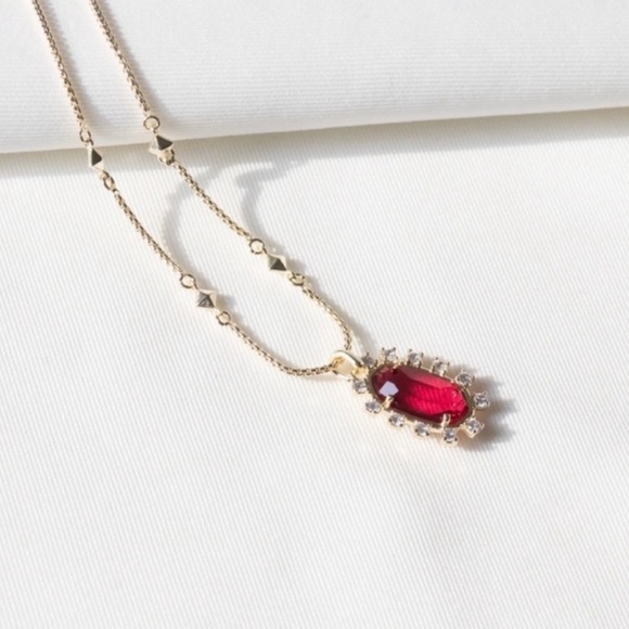 Kendra Scott Jewelry - Kendra Scott Brett Pendant Necklace
Pink Berry